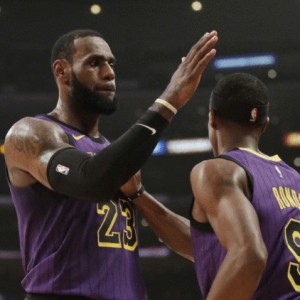  欧文准三双独行侠击败湖人结束客场连败