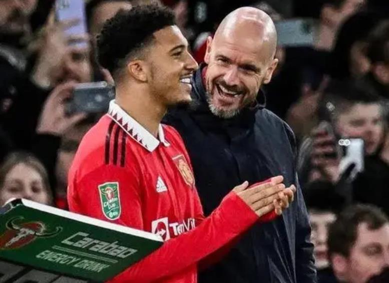  曼联租借巨星表现亮眼，滕哈赫改革见成效  