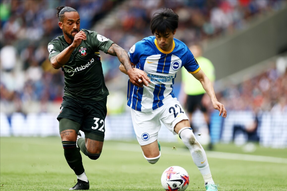  布莱顿新星弗格森梅开二度，入选月最佳阵容  