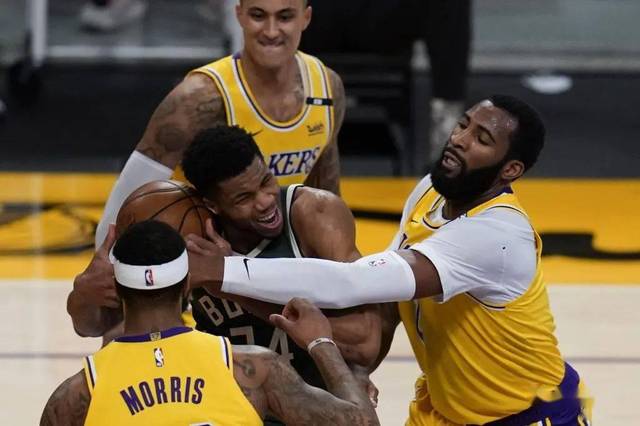  字母哥伤退雄鹿遭遇两连败  