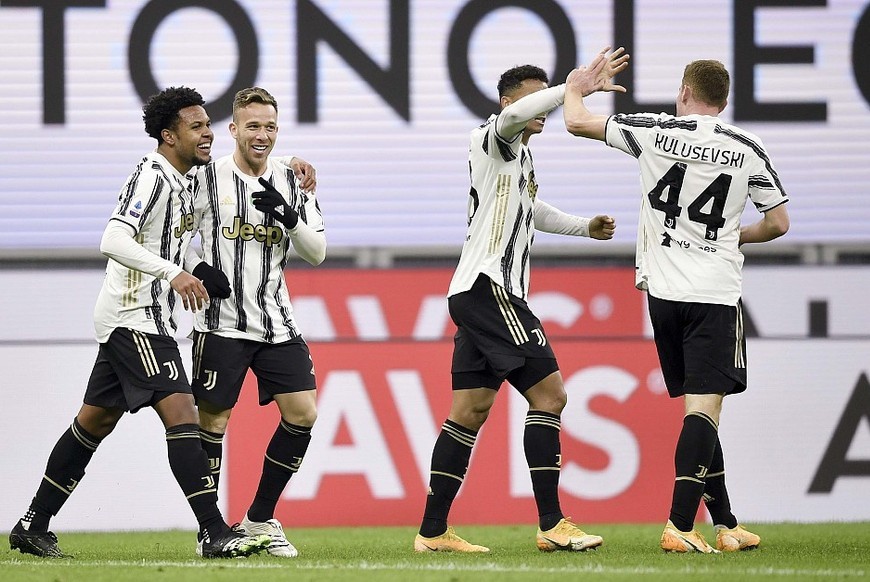  拜仁慕尼黑客场失利，终结对手跨赛季不败纪录  